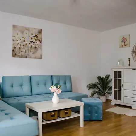 Collosal Apartment With Garden-2